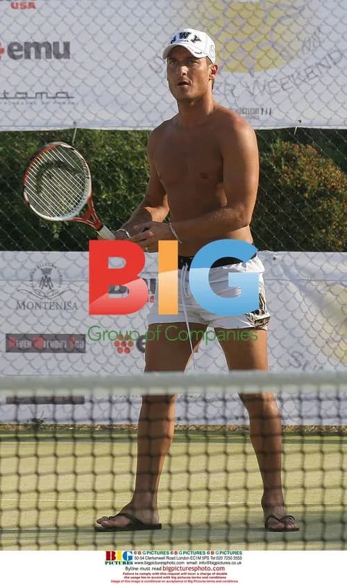 Francesco Totti plays tennis in Sardinia