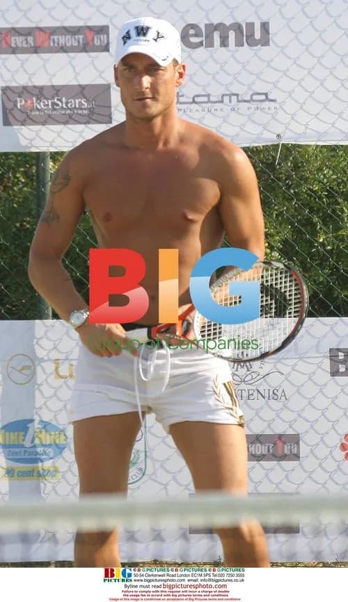 Francesco Totti plays tennis in Sardinia