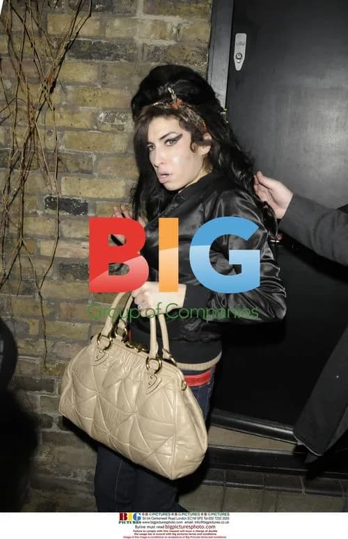 Amy Winehouse Departs for Paris