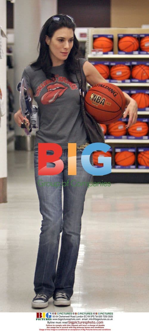 Jaime Murray runs errands in LA