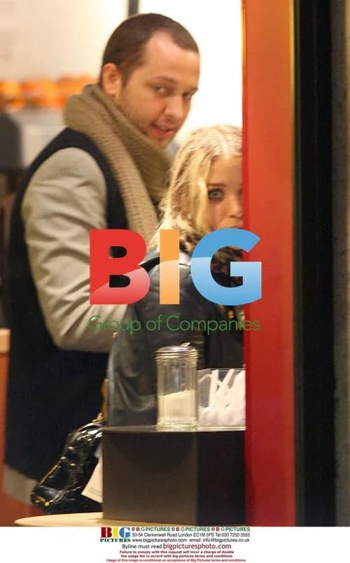 Olsen Twins' Fashion and Drinks