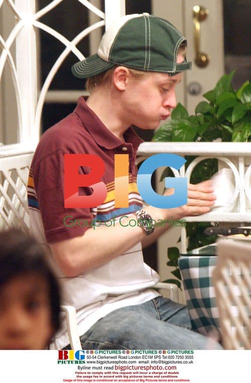 Macaulay Culkin Eating in West Hollywood