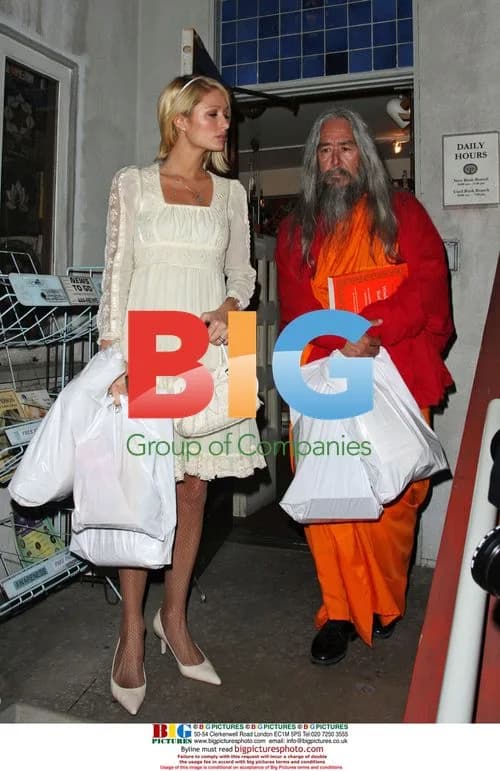 Paris Hilton and Holy Man Shopping