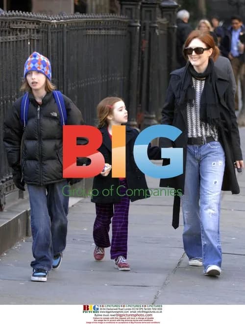 Julianne Moore Picks Up Kids From School