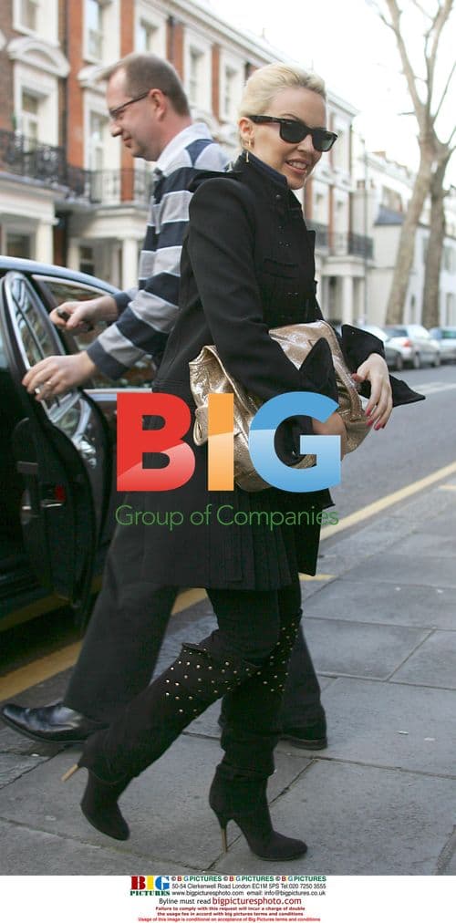Kylie Minogue Lunches and Shops in London