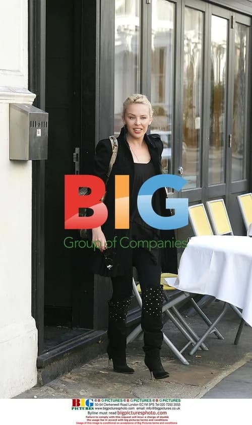 Kylie Minogue Spotted Dining and Shopping in London