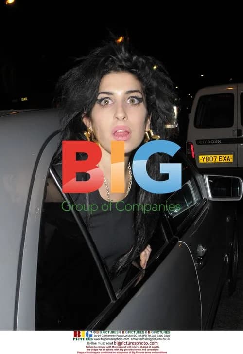 Amy Winehouse at off-license
