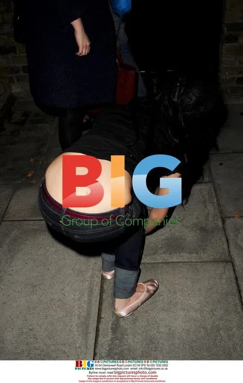 Amy Winehouse stops for late night snacks