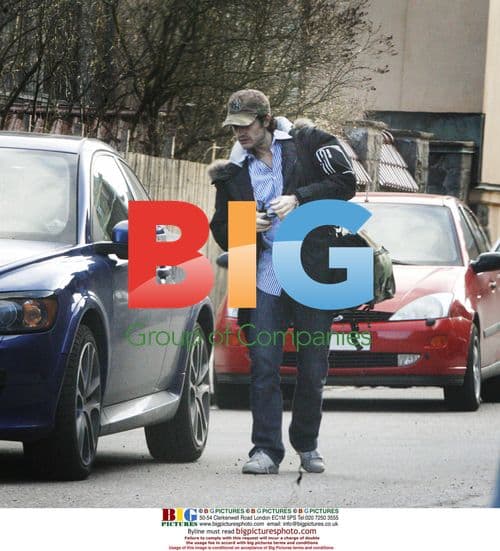 Swedish prince drives eco-friendly car