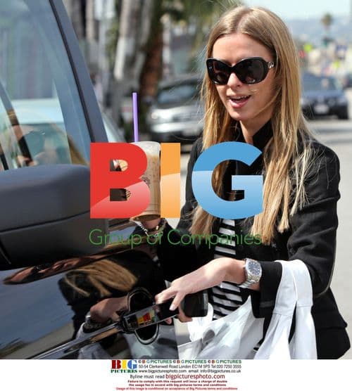 Nicky Hilton Visits Coffee Bean & Tea Leaf