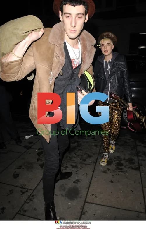 Agyness Deyn Arrives Home with Boyfriend