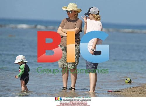 Melissa Etheridge on Vacation in Hawaii with Family