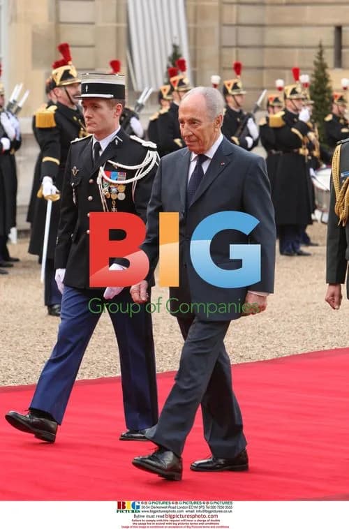 Sarkozy Meets Peres in Paris