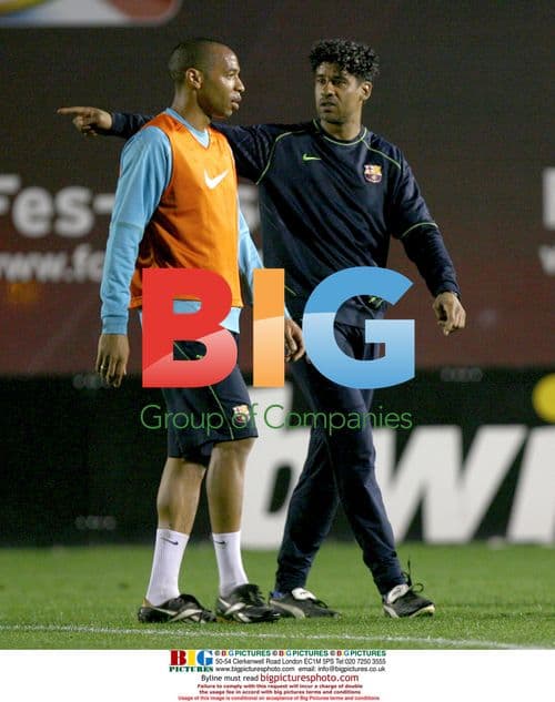 Thierry Henry and Frank Rijkaard at Barcelona training
