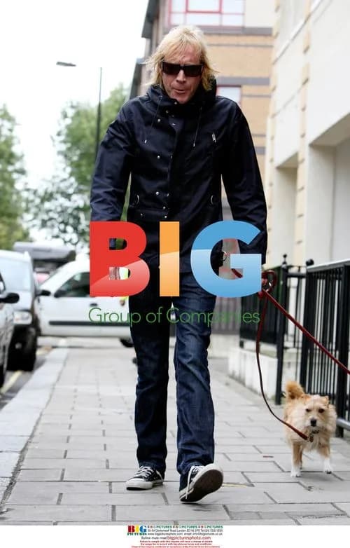 Rhys Ifans walks Sienna Miller's dogs