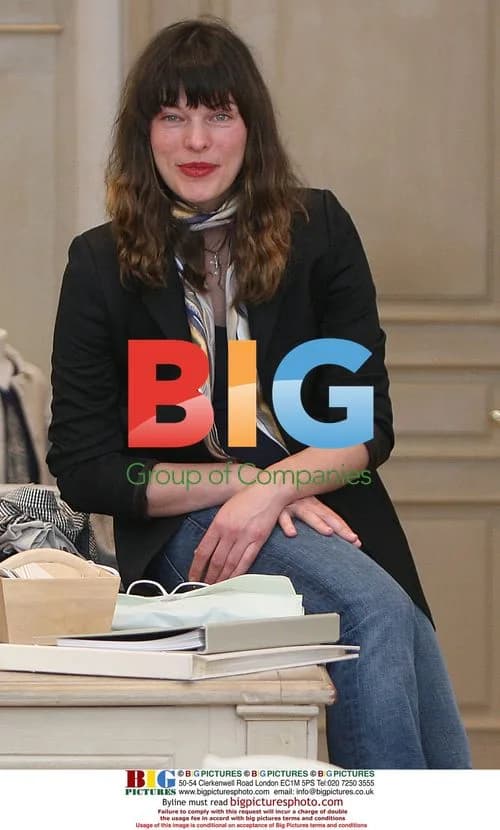 Milla Jovovich Shopping at Bonpoint