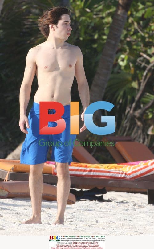 Drew Barrymore Celebrates 33rd Birthday in Mexico