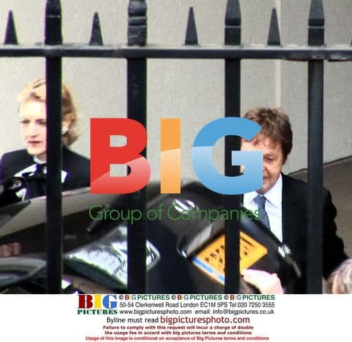 Sir Paul McCartney exits court after divorce