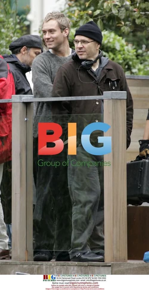 Anthony Minghella and Jude Law on 'Breaking and Entering' set