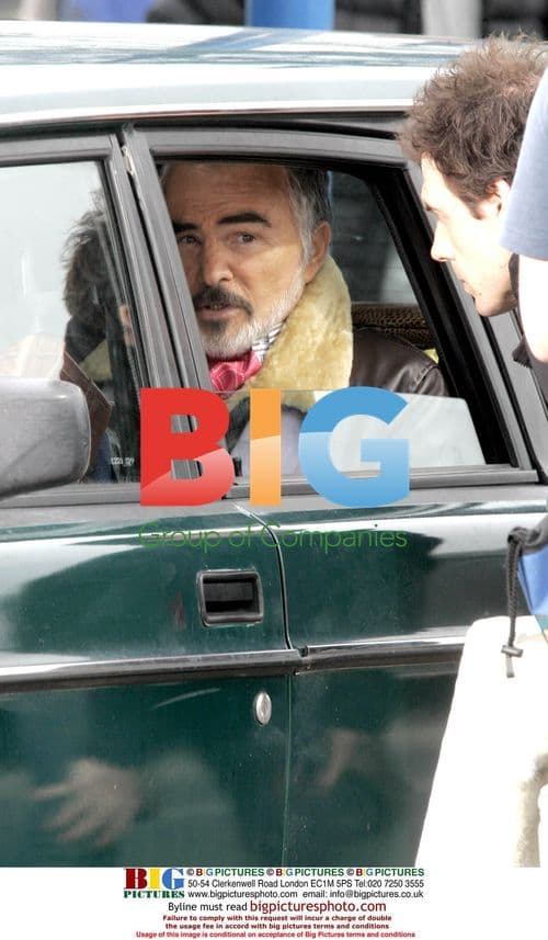 Burt Reynolds on set of 'A Bunch of Amateurs' in London