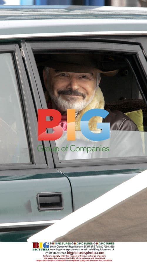 Burt Reynolds Filming 'A Bunch of Amateurs'