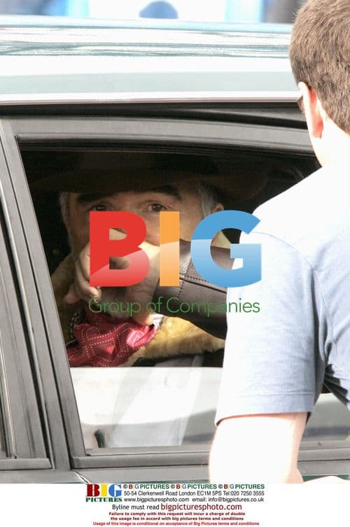 Burt Reynolds filming 'A Bunch of Amateurs' in North London