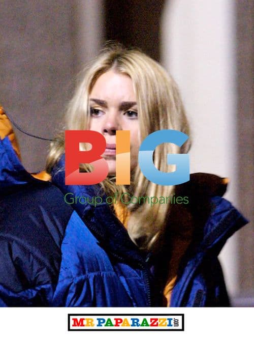 David Tennant and Billie Piper on Dr Who Set