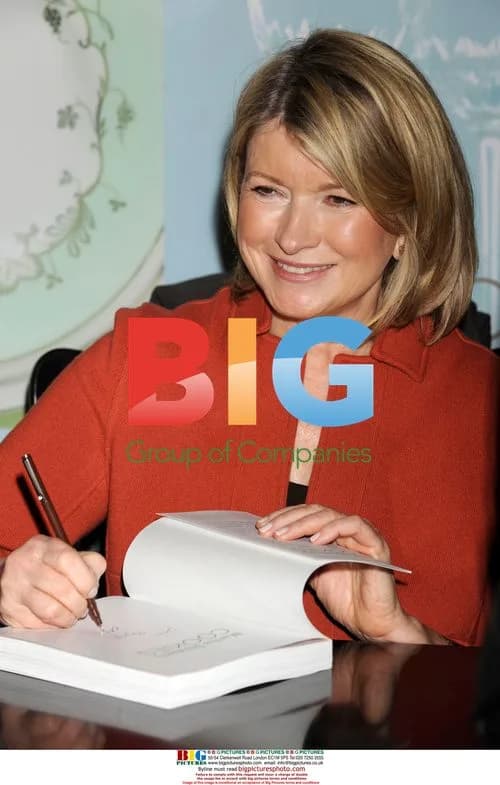 Martha Stewart Promotes 'Wedding Cakes'