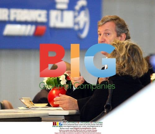 Cecilia Sarkozy leaves for NY to marry lover