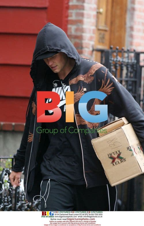 Tom Brady returns to Gisele's apartment