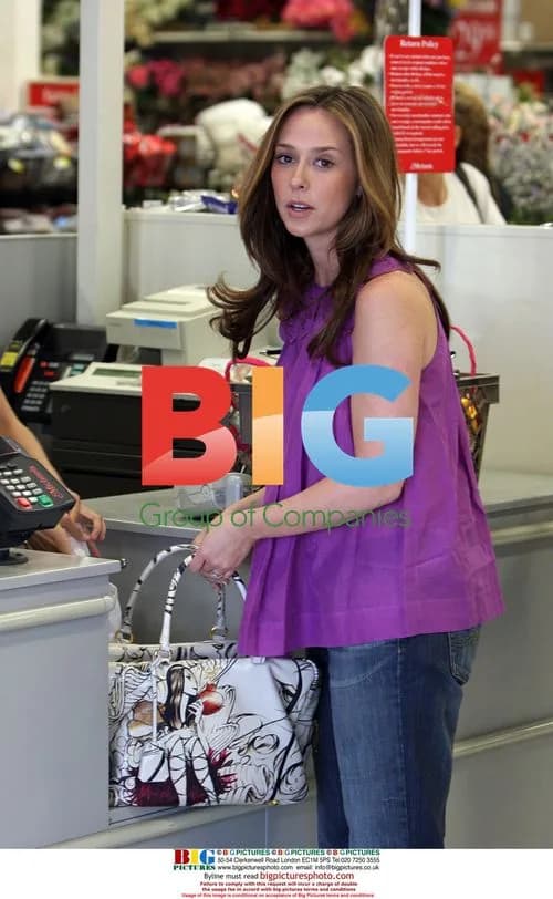 Jennifer Love Hewitt Easter Shopping