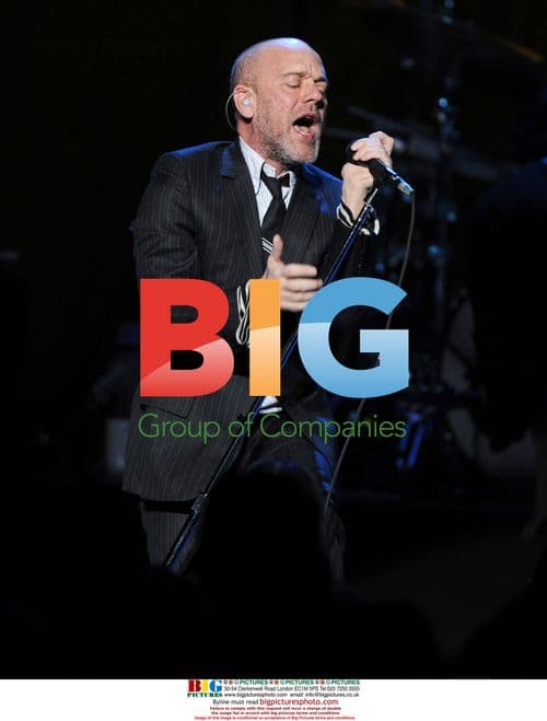 Michael Stipe Performs with R.E.M. in London