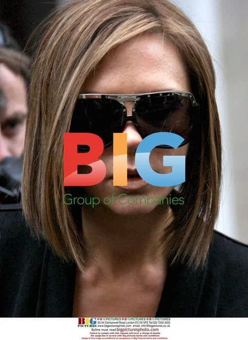Victoria Beckham Leaves Restaurant
