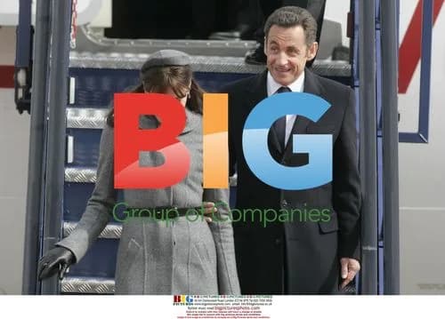 Sarkozy and Bruni meet Royals at Heathrow