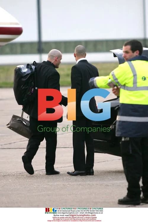 Victoria Beckham and Kids Arrive at Airport
