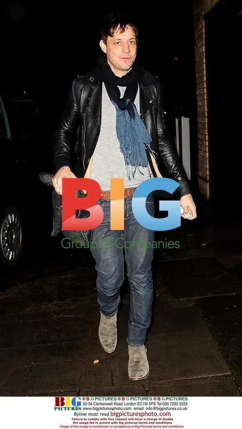 Kate Moss and Jamie Hince visit Davinia Taylor