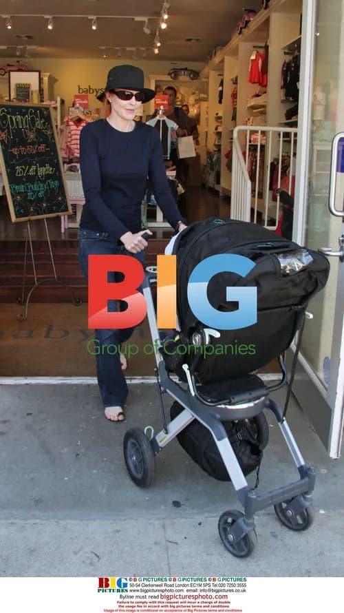 Marcia Cross and daughter out shopping
