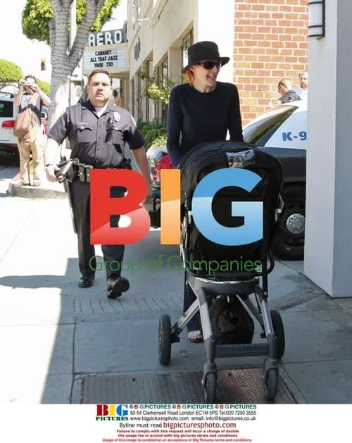 Marcia Cross and daughter out shopping