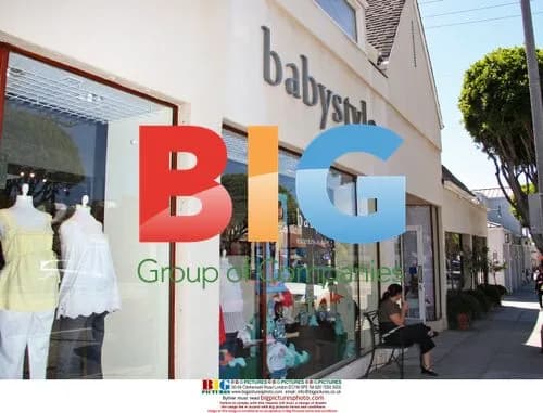 Marcia Cross shops with daughter