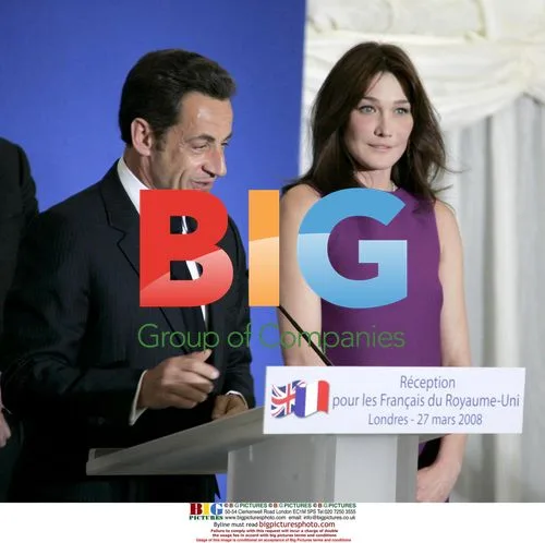 Sarkozy and Bruni meet with Kouchner in London