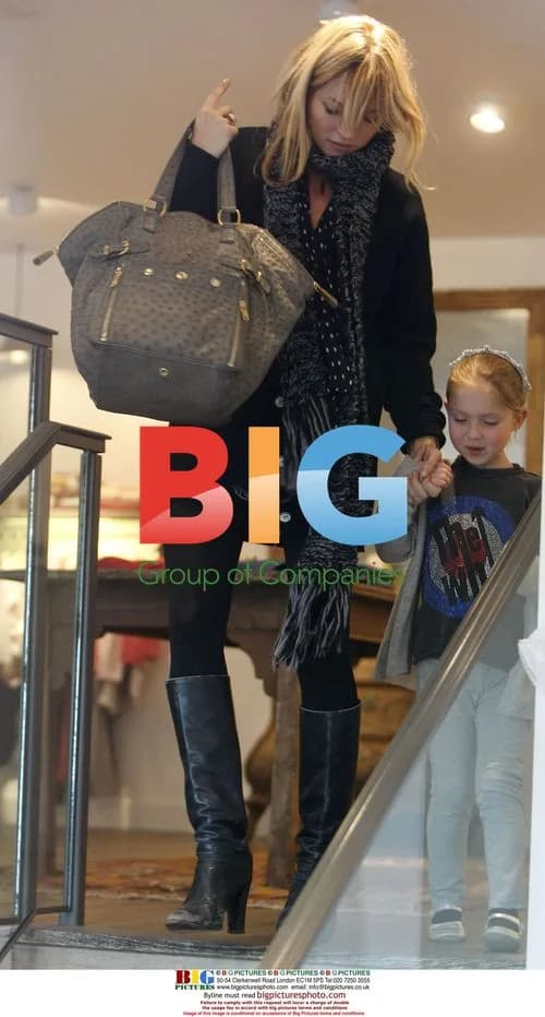 Kate Moss & Daughter Shopping