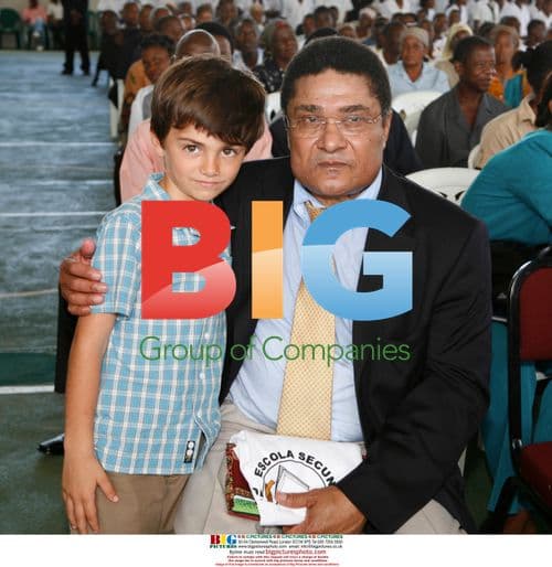 Eusebio and Carlos Queiroz in Mozambique