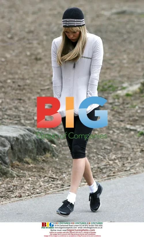 Kate Hudson and Anne Hathaway Film 'Bride Wars'