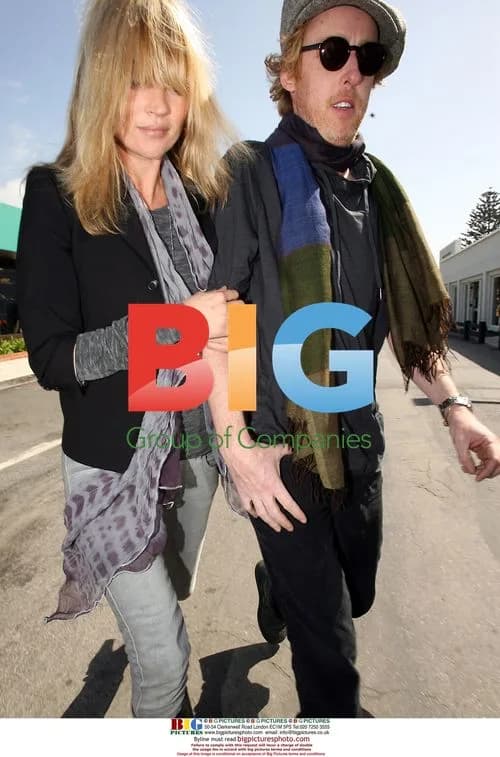 Kate Moss shopping in Malibu