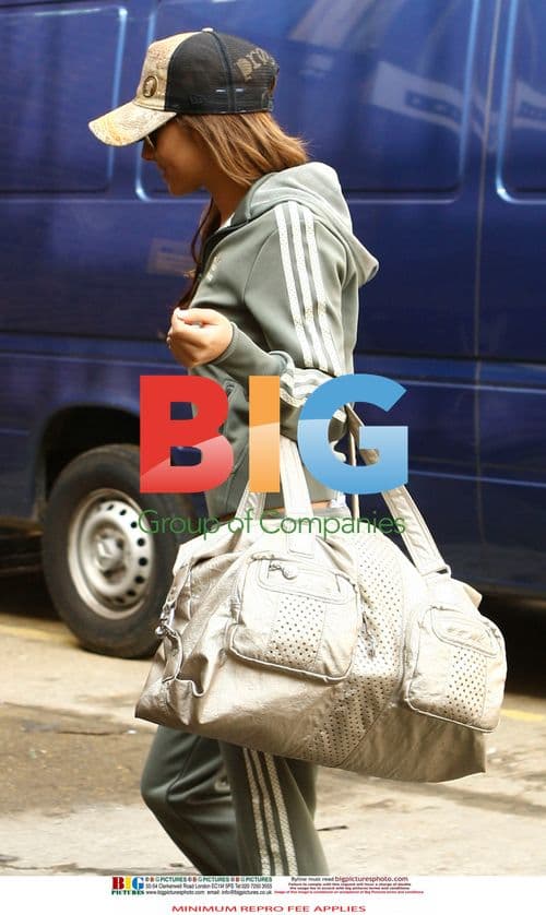 Cheryl Cole without wedding ring