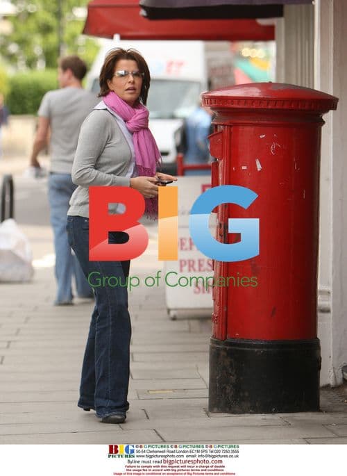 Natasha Kaplinsky Runs Errands Near Fulham Home