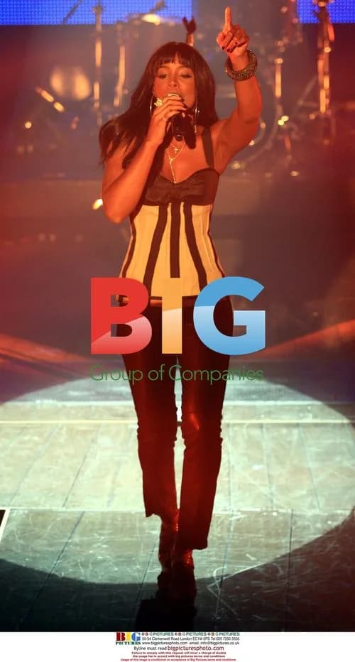 Kelly Rowland Performs Live in London
