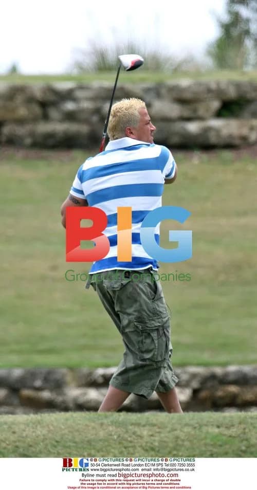 Peter Andre plays golf in Florida