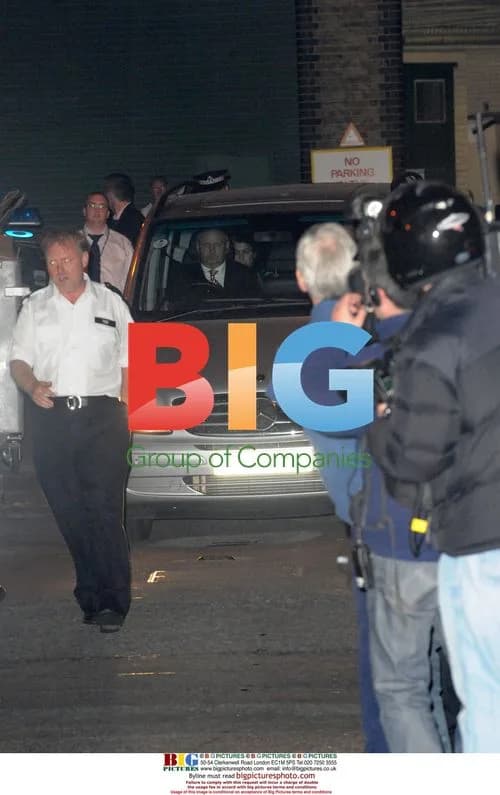 Singer Amy Winehouse arrested in London