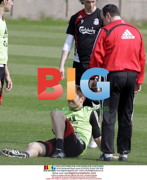 Liverpool Player Xabi Alonso Injured